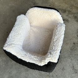 Comfortable Raised Pet Bed