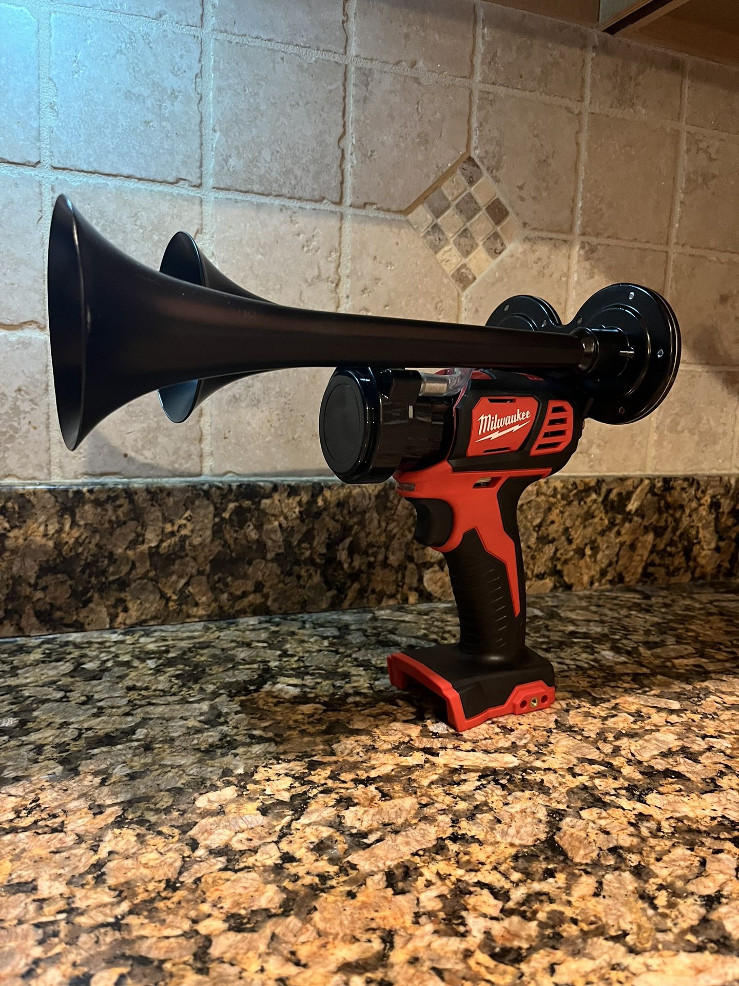 Dewalt Milwaukee Ryobi Train Horn Impact