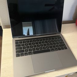 Macbook Pro 2016 13” w/ Touch Bar & Touch ID