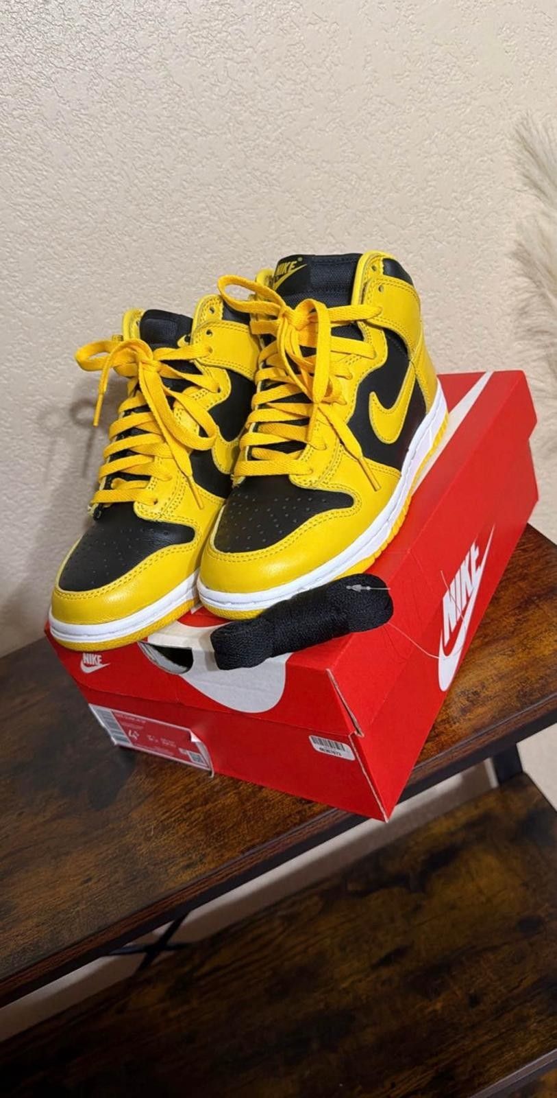 Nike Dunk High Varsity Size 4.5Y