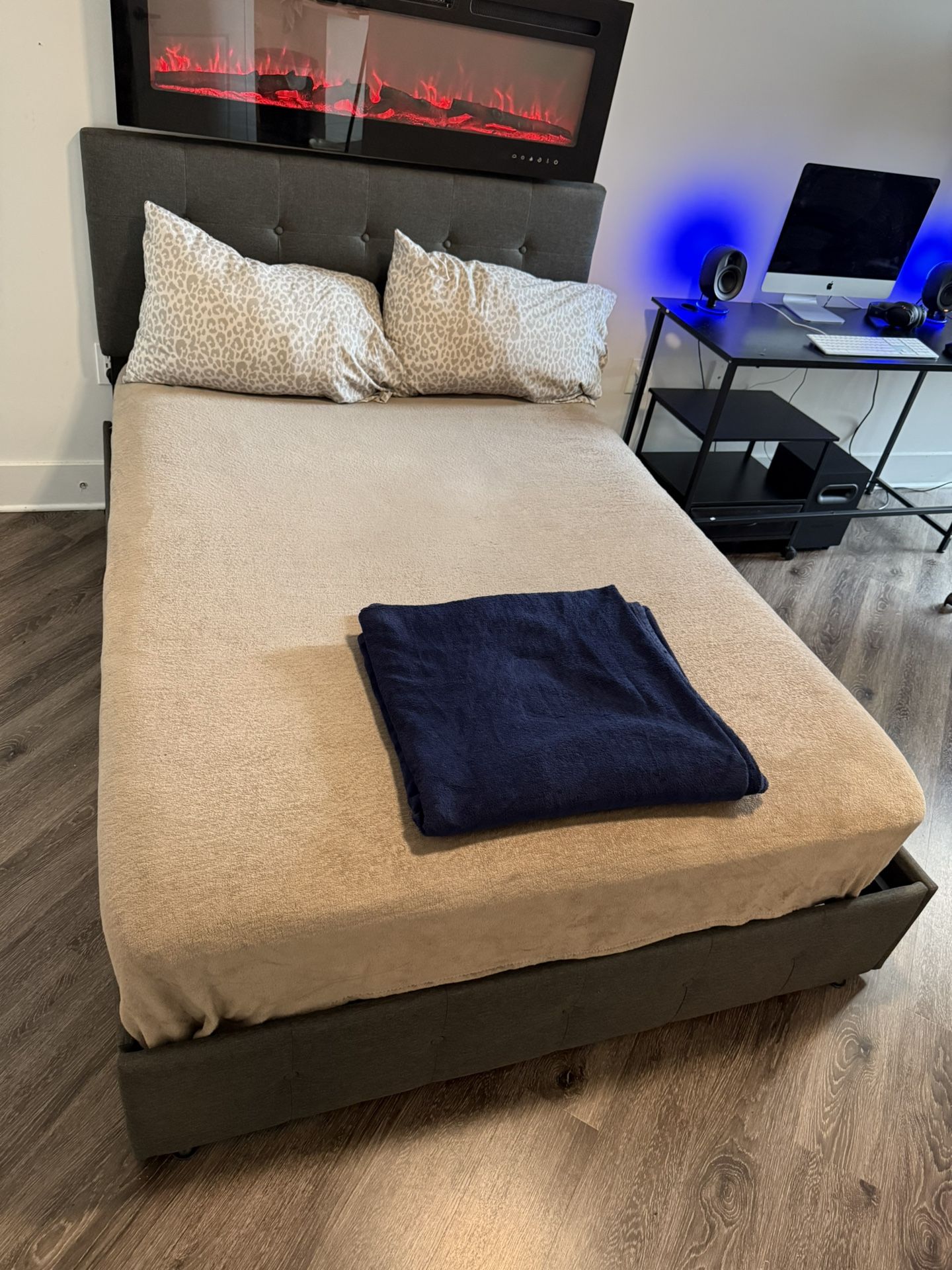 Abdurahim Velvet Upholstered Storage Bed with 4 Drawers And Mattress