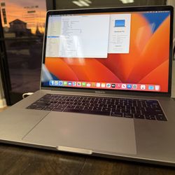 MacBook Pro 15” 2017 i7 16GB RAM 256GB