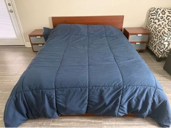 Queen Bedroom set - bed and nightstands
