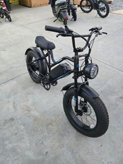 Matte Black Fat Tire Electric Bike, 32 mph