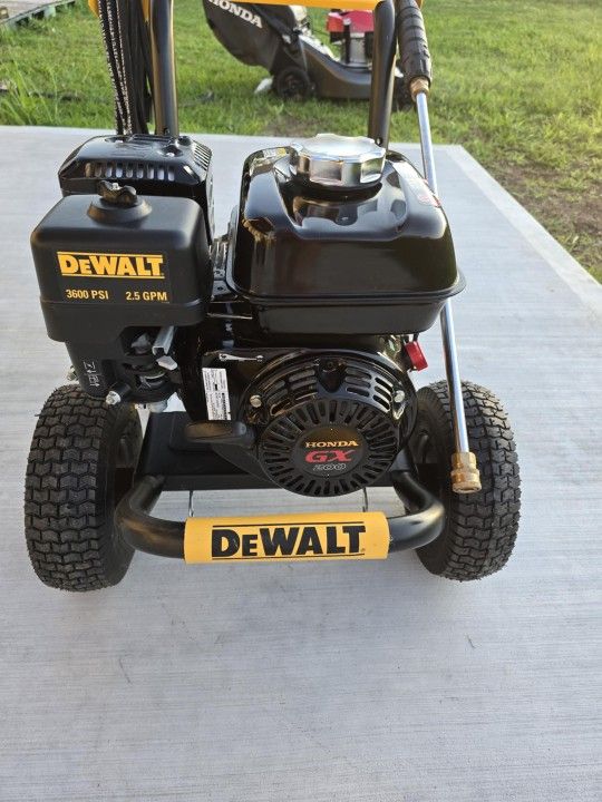 Honda Pressure Washer 3600 Psi 2.5GPM NEW $450 FIRM PRICE nueva $450 Precio Firme