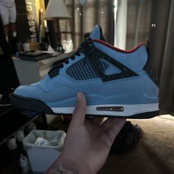 Travis Scott Jordan 4