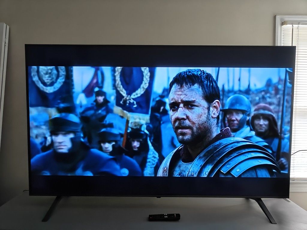 LG 70" 4K UHD Smart TV 2160 p WebOS 70UQ7070ZUD