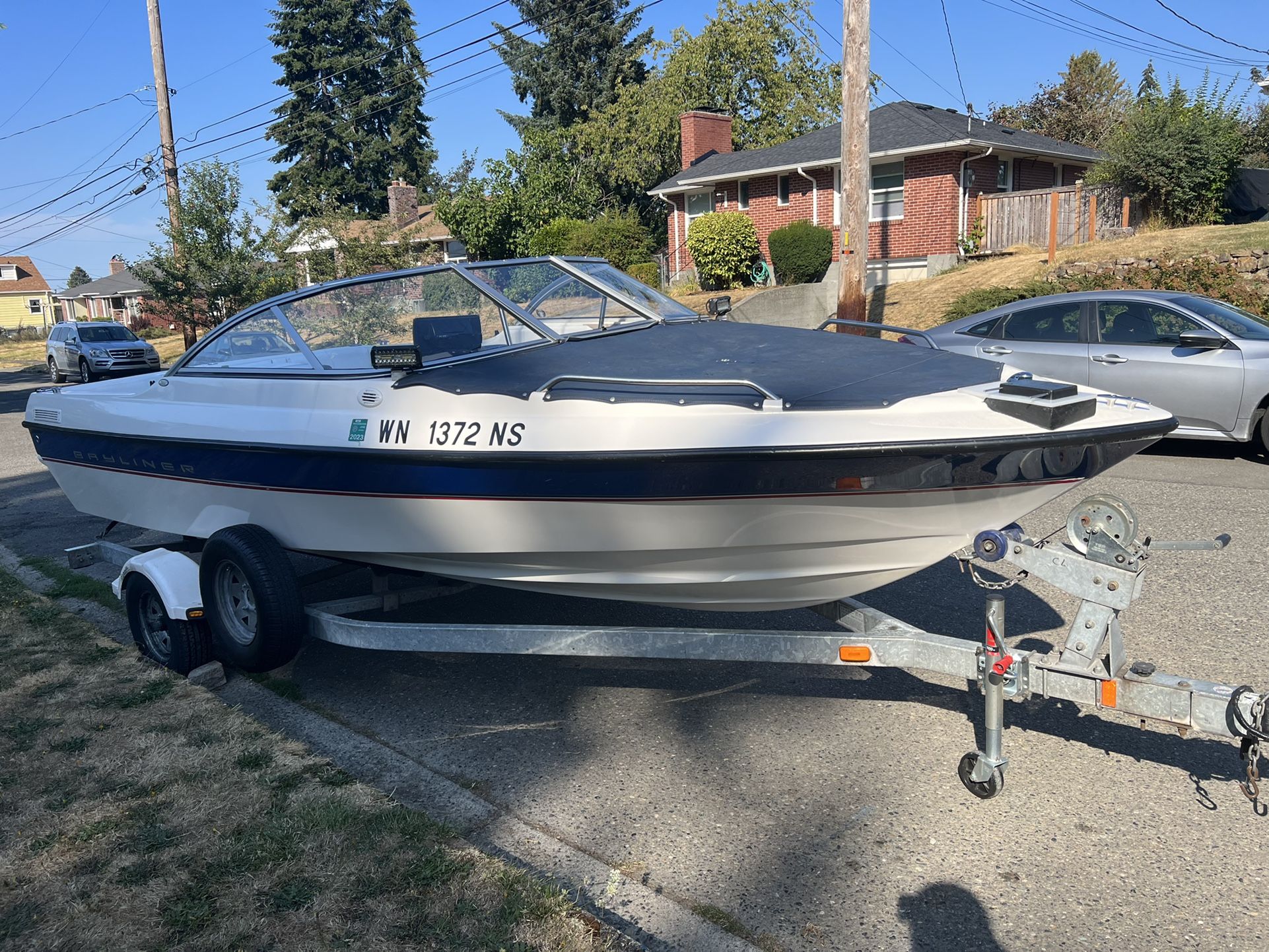 BayLiner 195 Boat And Trailer