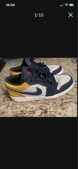 Jordan 1 Low Sail University Gold Black  very light used