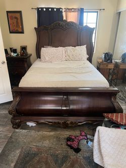 Queen bed set