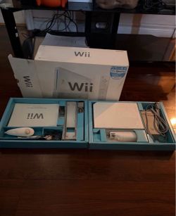 Nintendo Wii Console with Box and Accessories