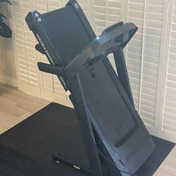 Used Horizon Treadmill 