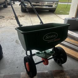 Fertilizer Spreader 