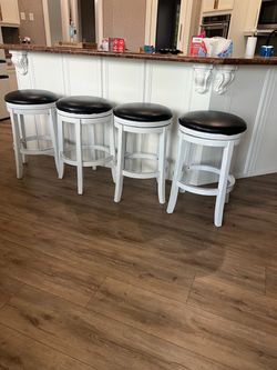 Set of 4 White Wood Swivel Bar Stools