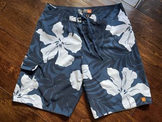 NWOT-Mens Quicksilver Summer Beach Board Shorts Surf Sport Swim Wear Trunks Size 34