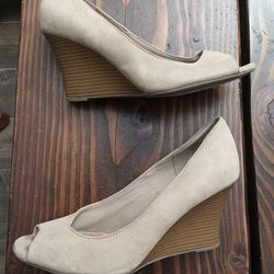 Women's Wedge Size 8W