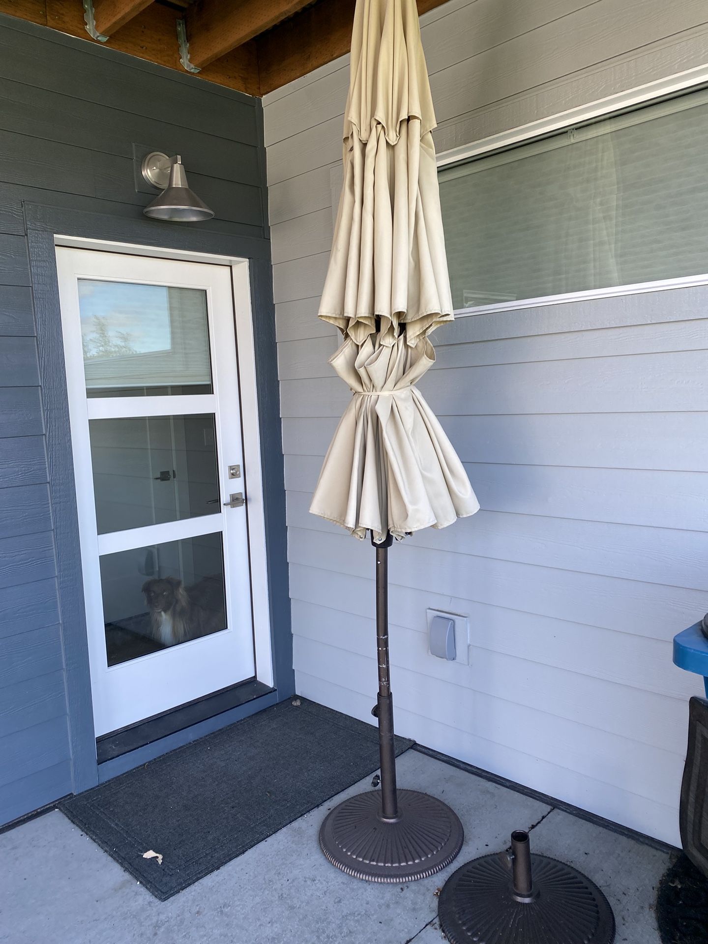 Umbrella/ Two Stands