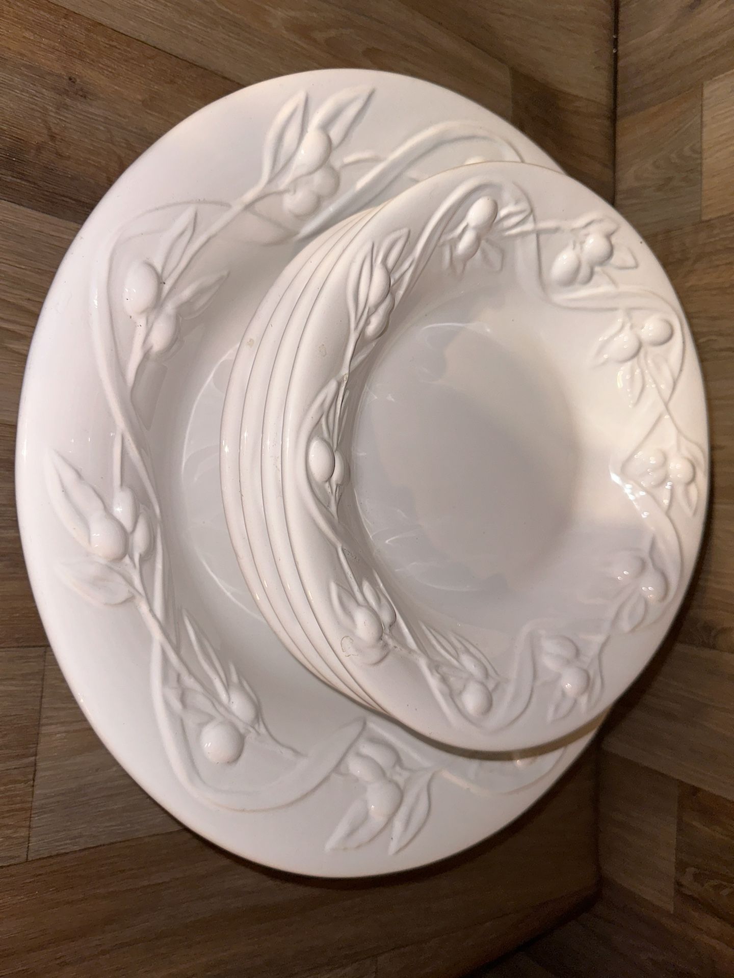 Williams Sonoma I Patrizi OLIVE HARVEST White Piece Pasta Bowl