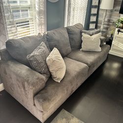 Sofa (Ashley)