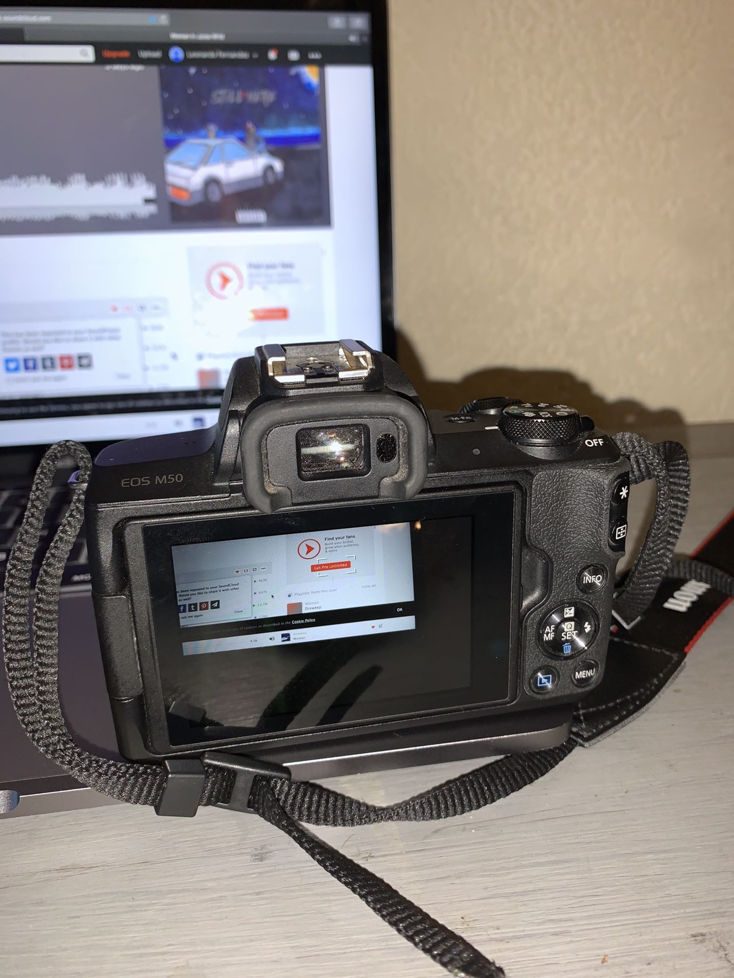 Canon EOS M50