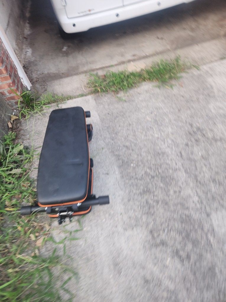 Weight Bench, Foldable With Preacher Curl Attachment
