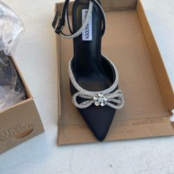 Steve Madden Black Heels With Rhinestone Bow Size 7