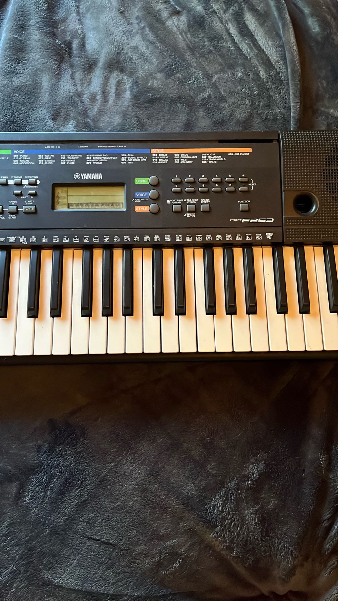 Yamaha Psr-E253