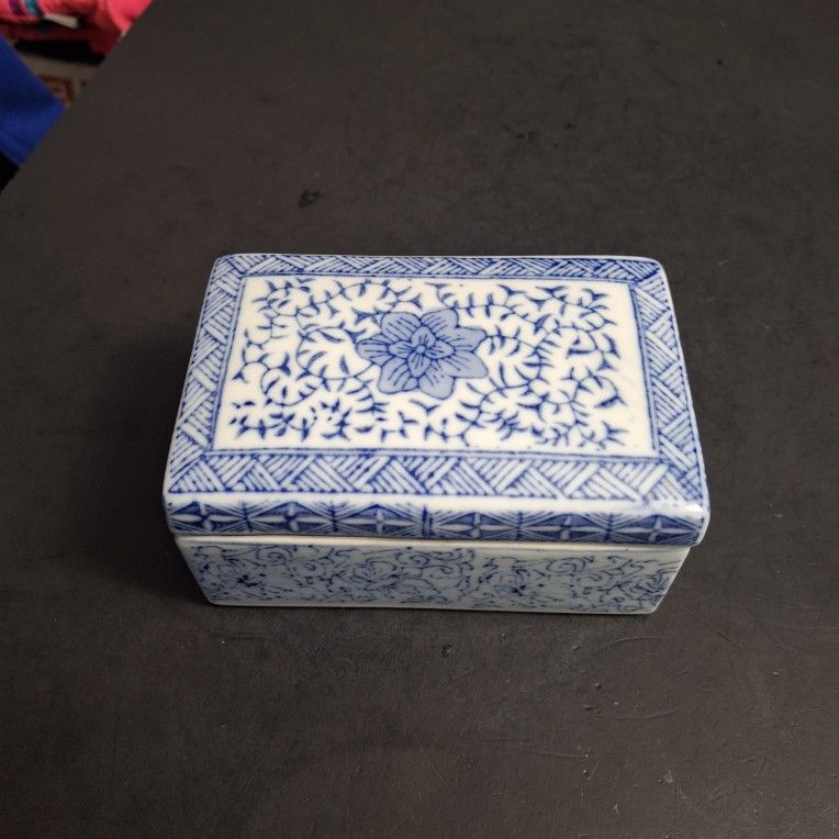 Vintage Mid 20th Century Dresser Box Chinoiserie Blue & White Porcelain Trinket Box- Hand-painted 5"L X 3.25"W X 2.25"H