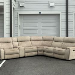 LIKE NEW AMERICAN SIGNATURE POWERED RECLINER TAUPE SECTIONAL COUCH - DELIVERY AVAILABLE 🚚