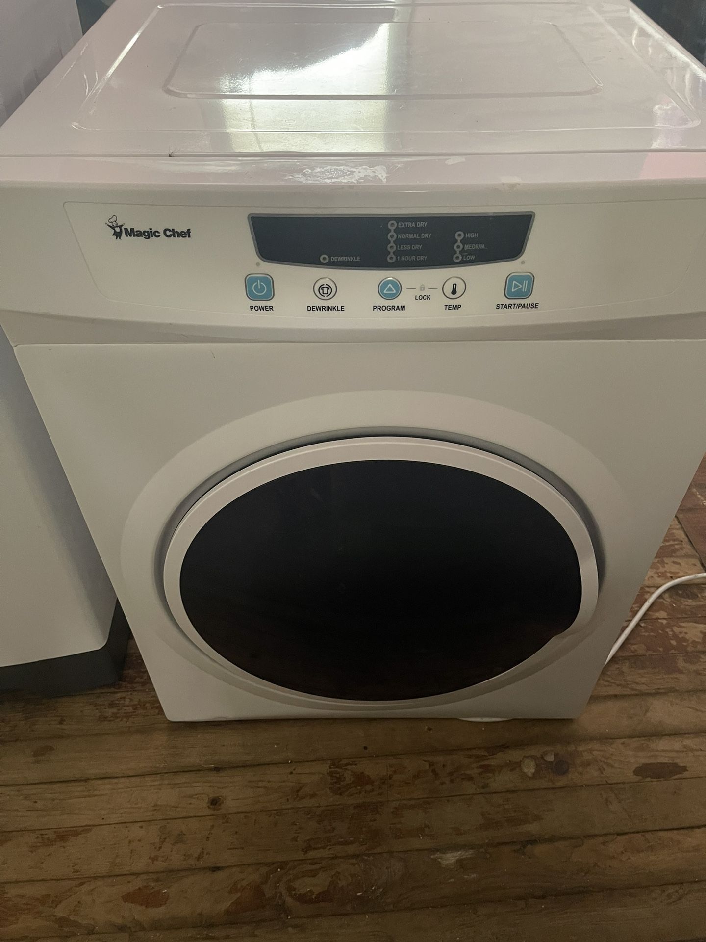 Magic Chef Apartment Washer/Dryer set