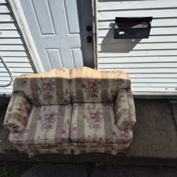 Loveseat And Chairs 
