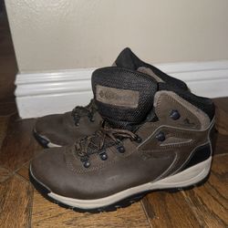Hiking boots 