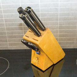 Solid wood knife block with knives, scissors, honing rod

