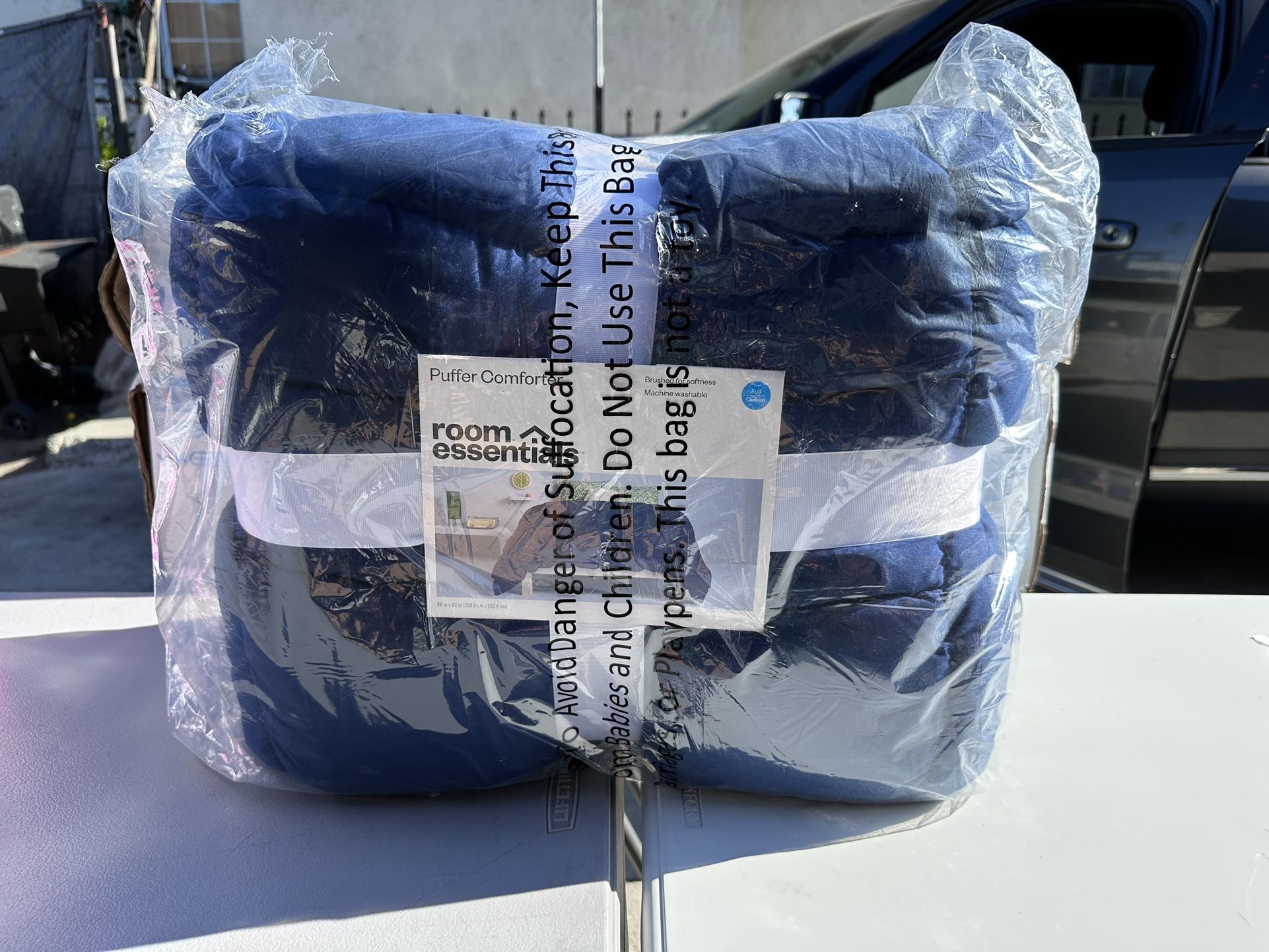 Full/Queen Puffer Box Stitch Comforter Navy Blue - Room Essentials™