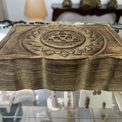 Handmade Triquertra Storage box