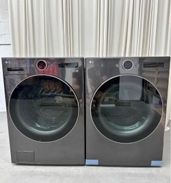 **LG Washer & Dryer Set - Dark Gray