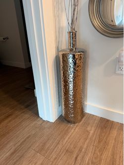 Floor vase