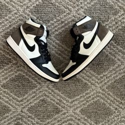 Jordan 1 “Mocha”