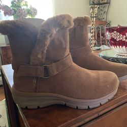 Brand New Sketcher Slip On Boots Size 8