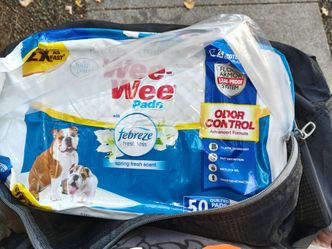 Four Paws Wee-Wee Pads with Febreze, 50 Count