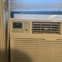 12,000 BTU TCL Window AC Unit 