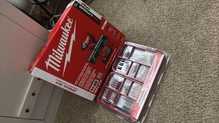 Milwaukee impact drill & Impact set