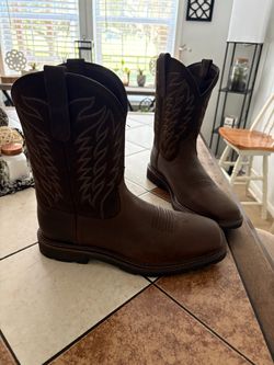 Ariat groundbreaker leather boots size 10D