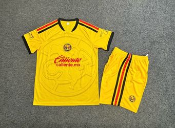 Club America soccer team/Uniforme de fútbol