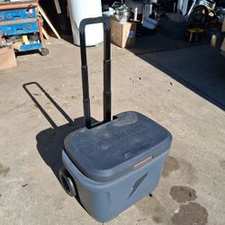 Cooler On Wheels GATORADE 