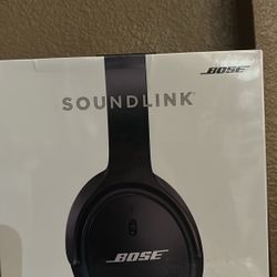 Bose Headphones (READ DESCRIPTION)