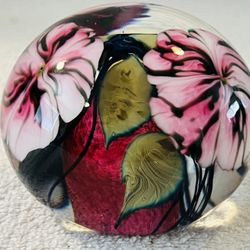 LOTTON Studio Art Glass Three Pink Flowers/ Green Vines Signed David Lotton & Dated 1995 Paperweight