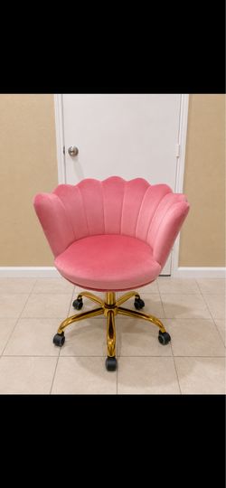 Pink desk chair