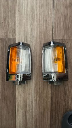 Nissan 1995 Pickup Corner Headlights