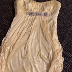 Yellow Party Dress  Size Small    Pick Up Only